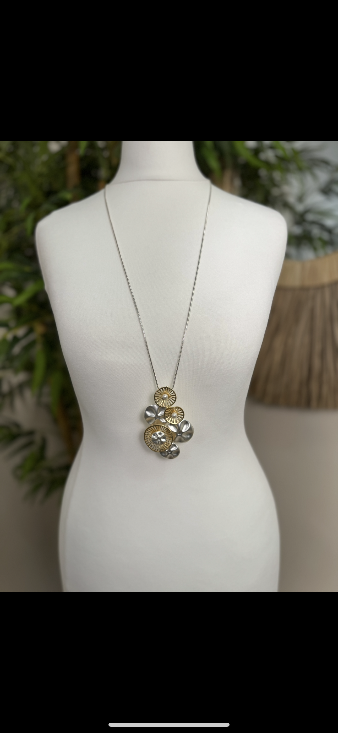 Pearls & Petals Necklace