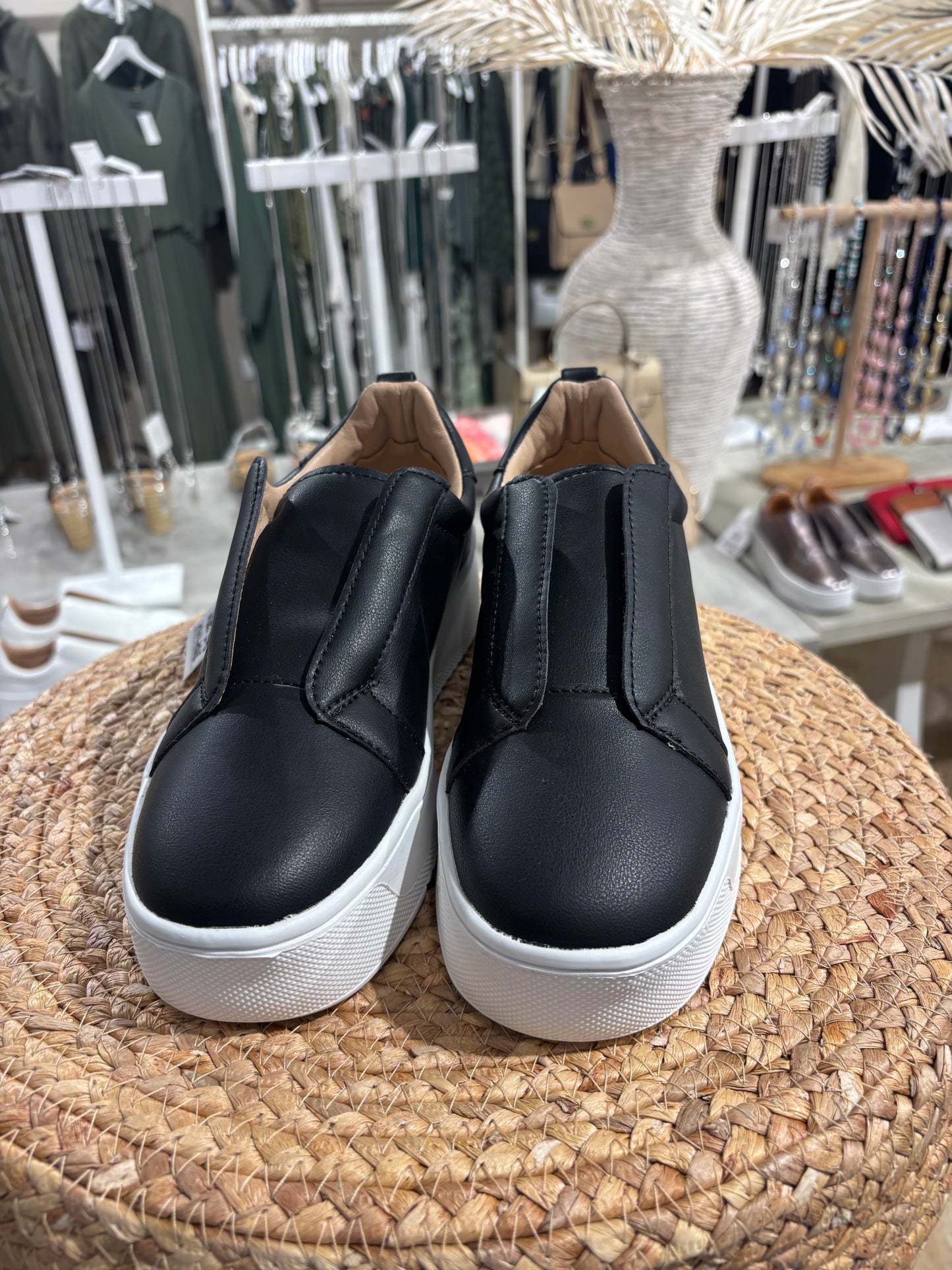 Riva Trainers Black