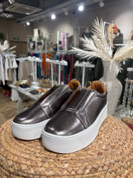 Rival Trainers Pewter